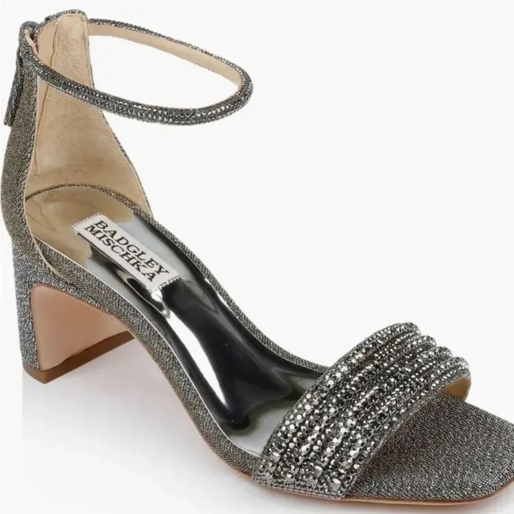 NWOB Badgley Mischka Kameryn Ankle Strap Shoe